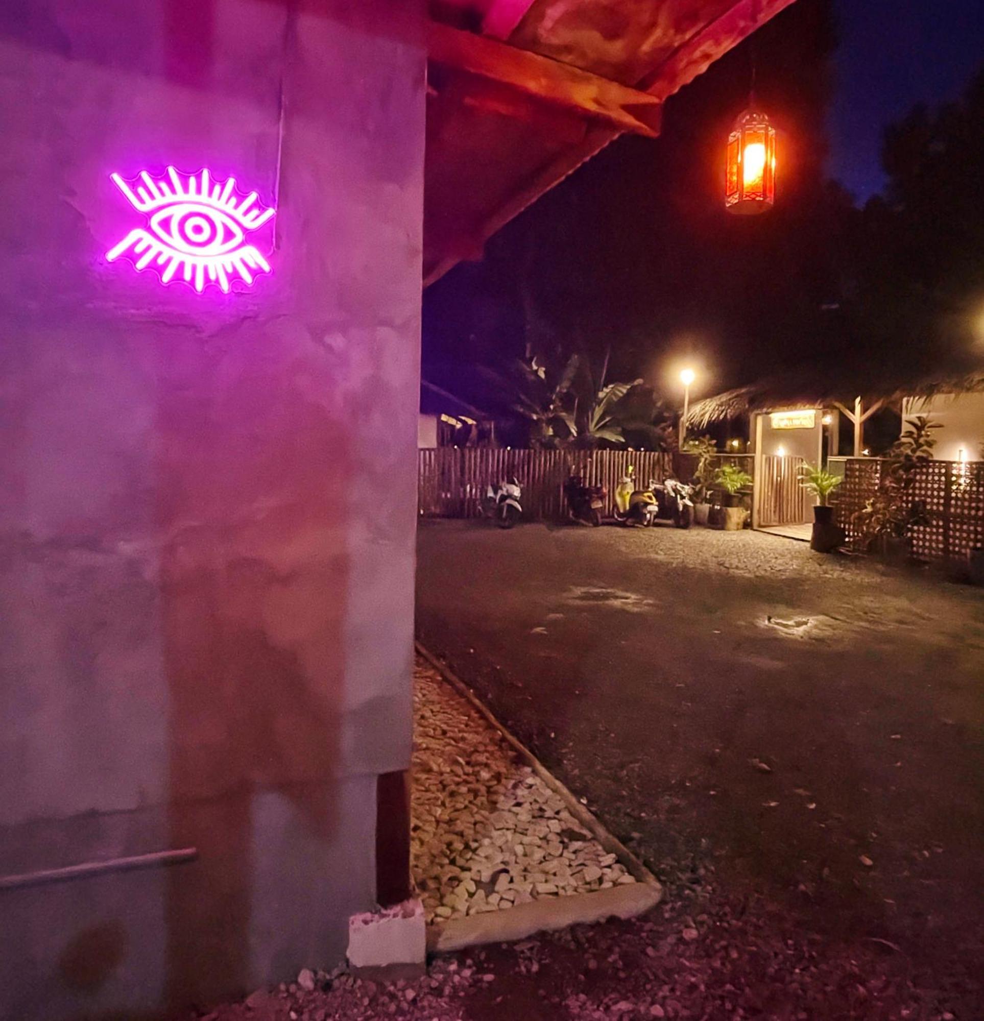Alona Pawikan Resort